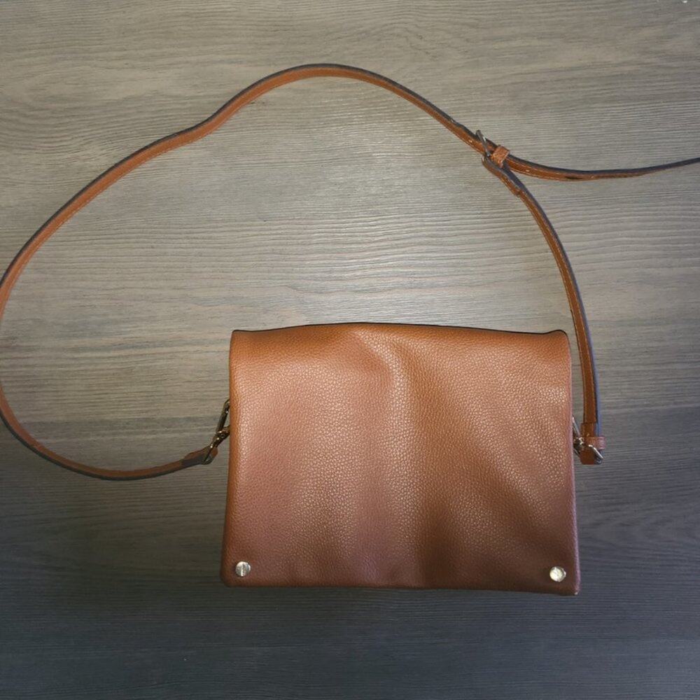 Street Level tan vegan leather handbag